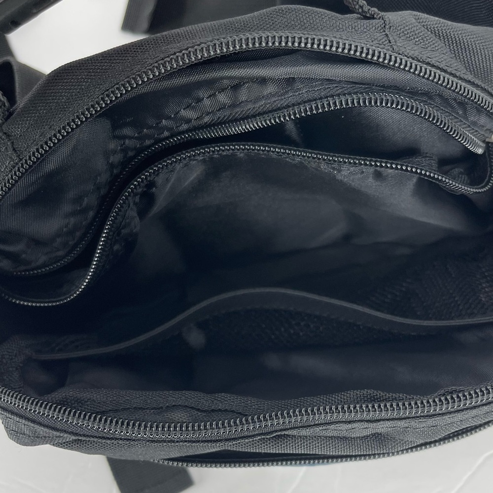 Alps Mountaineering Black Padded Fanny Pack 10x7 - Picture 3 of 5